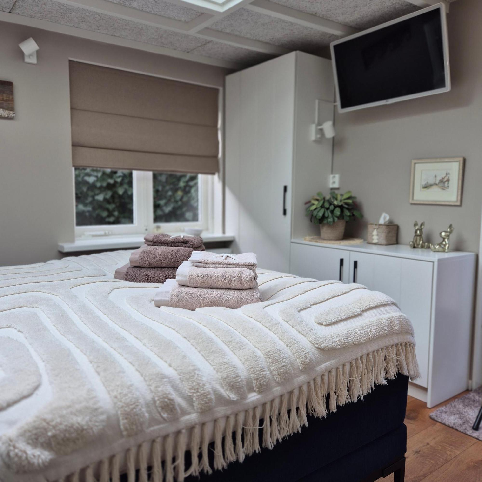 Tiny Villa De Haas Met Infraroodsauna Egmond aan Zee Exterior foto